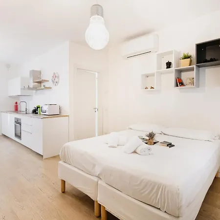 Apartment Easylife - Luminoso Sui Navigli Milan
